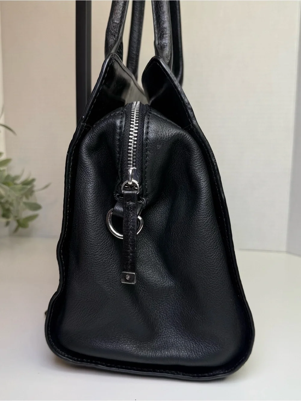 OH by Joy Gryson Glazed Leather Satchel in Classic Black